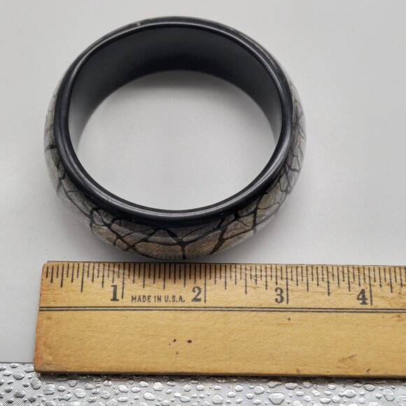 Black Silver Cracked Pattern Resin Bangle Bracelet Art Jewelry - Picture 5 of 5